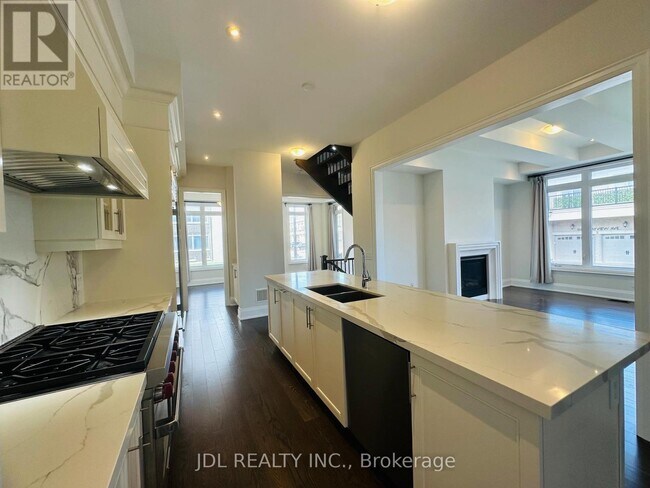 26 Callisto Ln in Richmond Hill, ON - Building Photo - Building Photo