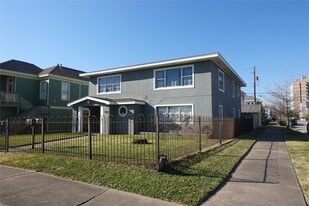 1102 Winnie St in Galveston, TX - Building Photo