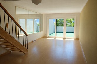 624 Summit House, Unit 624 in West Chester, PA - Foto de edificio - Building Photo