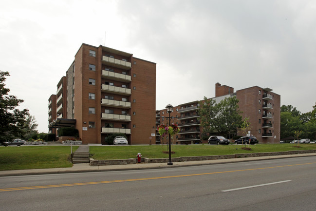 Belvedere Suites in Brampton, ON - Building Photo - Building Photo