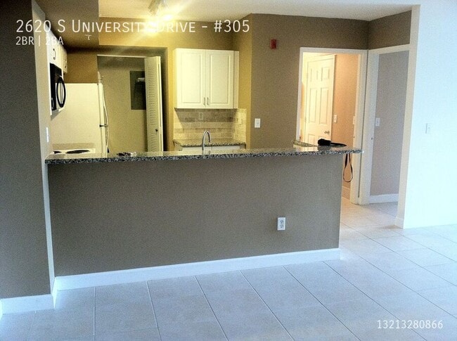 2620 S University Dr in Davie, FL - Building Photo - Building Photo