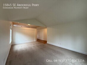 15845 SE Anderegg Pkwy in Damascus, OR - Building Photo - Building Photo