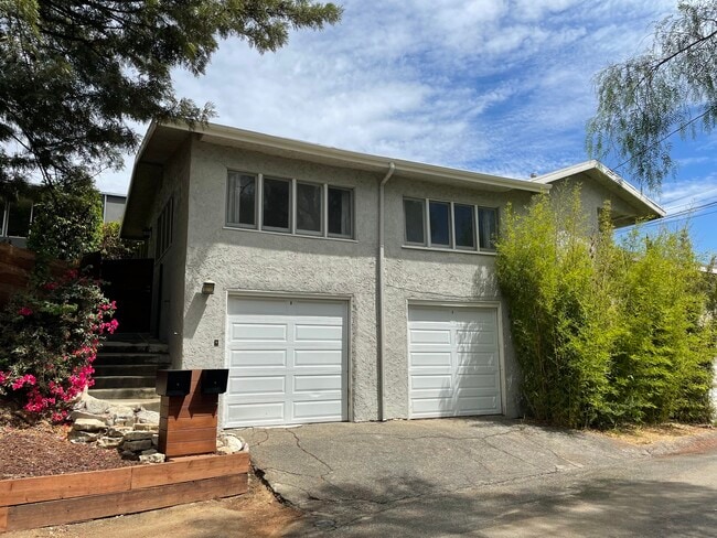 property at 5033 Campo Rd