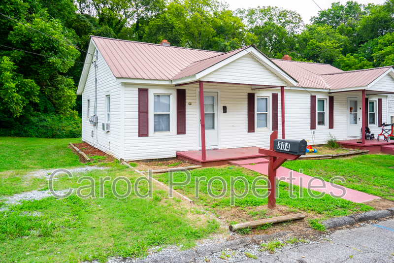 304 E 1st St in Lexington, NC - Building Photo