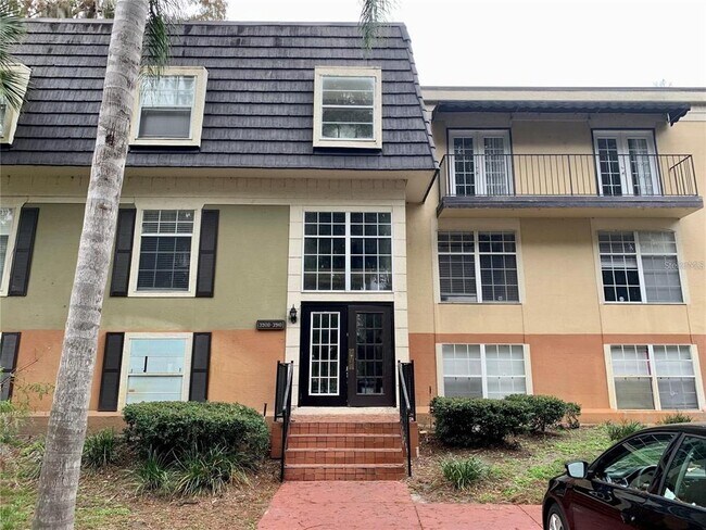 property at 3906 Versailles Dr