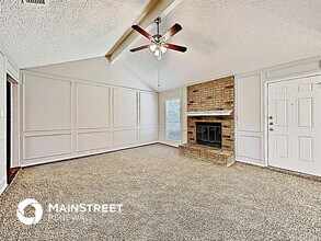 808 Crystal Creek Ln in Arlington, TX - Building Photo - Building Photo