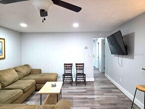 6886 49th Ave N in St. Petersburg, FL - Building Photo - Building Photo