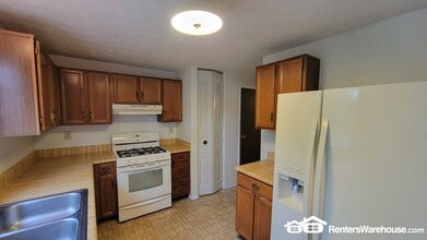 1461 Silver Lake Dr in Norcross, GA - Building Photo - Building Photo