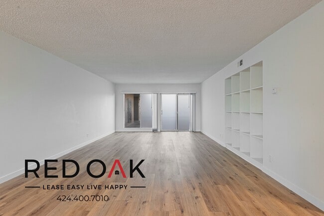 property at 511 N Kenmore Ave