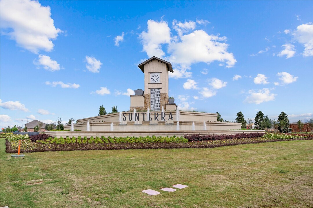 4905 Blue Beetle Rdg Dr in Katy, TX - Building Photo