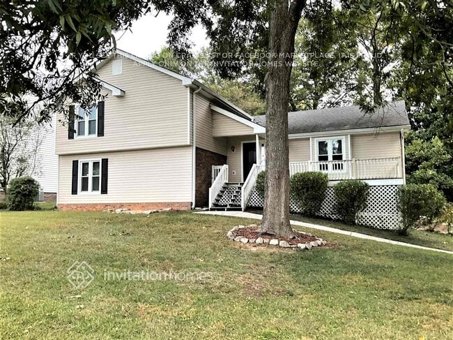 property at 1212 Summit Chase Dr SW