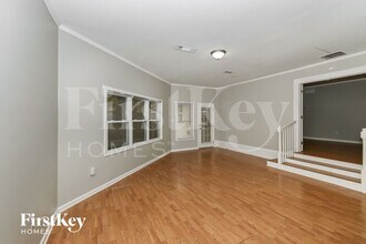 4990 N Peg Ln in Memphis, TN - Foto de edificio - Building Photo