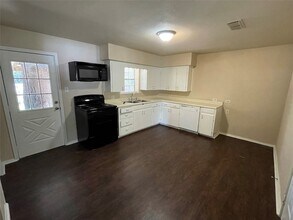 2916 Layne Dr in Denison, TX - Foto de edificio - Building Photo