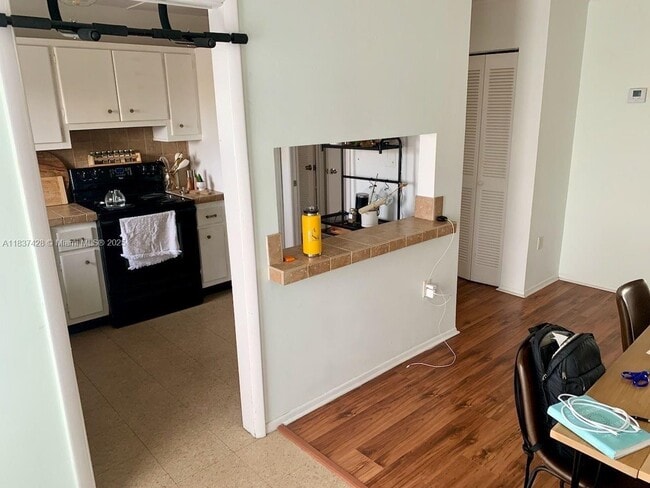 1519 Drexel Ave in Miami Beach, FL - Building Photo - Building Photo