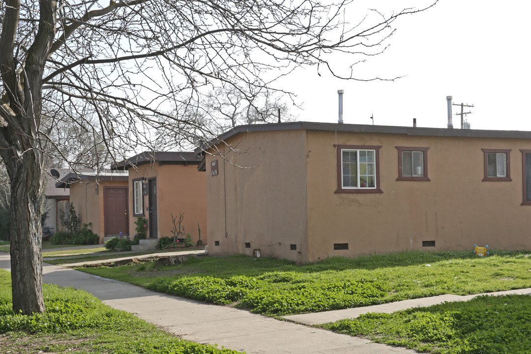 Gateway Terrace II in Merced, CA - Building Photo