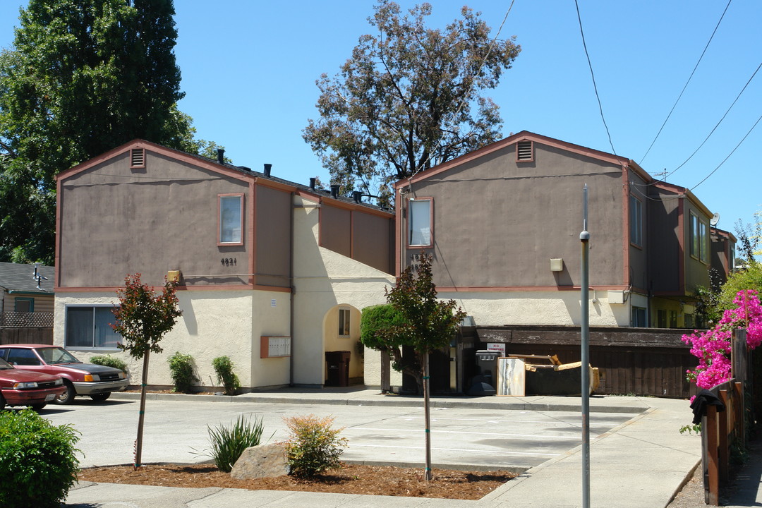 4821-4825 Webster St in Oakland, CA - Building Photo