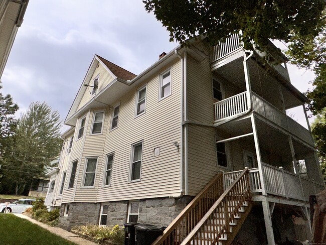 253 Olivia St in Derby, CT - Building Photo - Building Photo