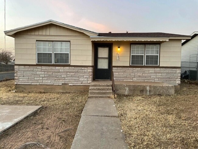 property at 1501 E 25th St