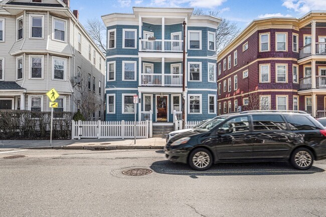 158 South St, Unit #1 in Boston, MA - Building Photo - Building Photo