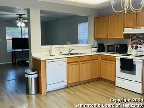 18 Adkins Ridge in San Antonio, TX - Building Photo - Building Photo