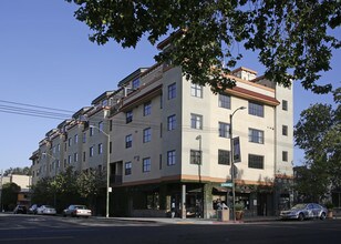 Temescal Place in Oakland, CA - Foto de edificio - Building Photo
