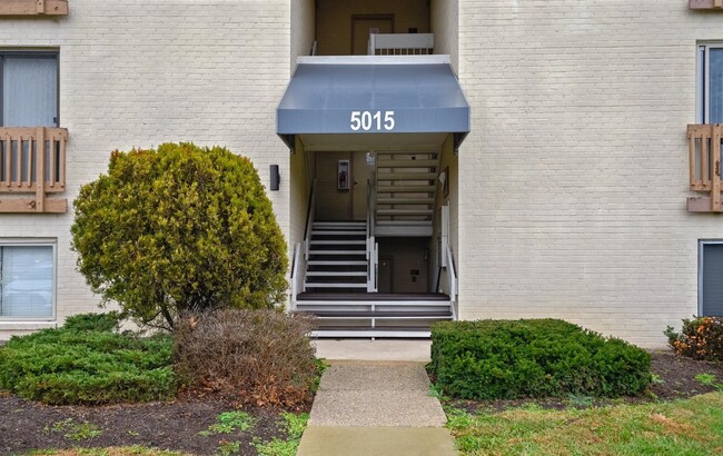 5015 Green Mountain Cir in Columbia, MD - Foto de edificio - Building Photo