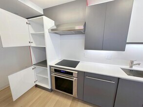 29 Warren St, Unit 1 in Cambridge, MA - Foto de edificio - Building Photo
