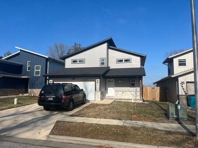 2300 N Airport Blvd in Springfield, MO - Building Photo - Building Photo