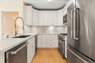 9005 Cynthia St in West Hollywood, CA - Building Photo - Building Photo