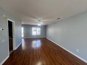 712 Southern Charm Dr in Wilmington, NC - Building Photo - Building Photo