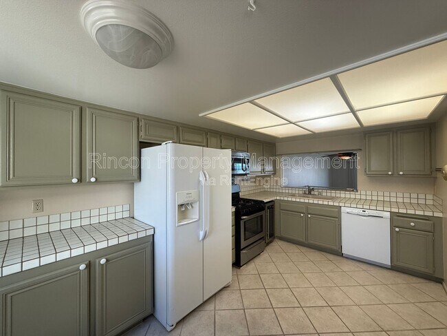 556 Terrace View Pl in Port Hueneme, CA - Building Photo - Building Photo