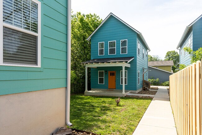 1 W 5th St in Fayetteville, AR - Building Photo - Building Photo