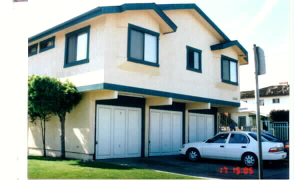 11539 Menlo Ave in Hawthorne, CA - Foto de edificio - Building Photo