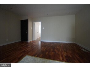 2047 N Howard St-Unit -REAR in Philadelphia, PA - Building Photo - Building Photo
