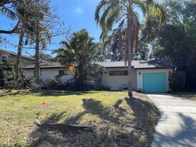 2700 E Church St in Orlando, FL - Building Photo