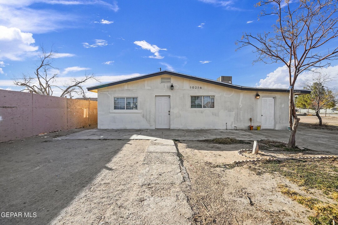 12016 Celedon Cir in Socorro, TX - Building Photo