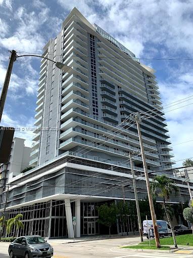 1010 SW 2nd Ave in Miami, FL - Building Photo - Building Photo