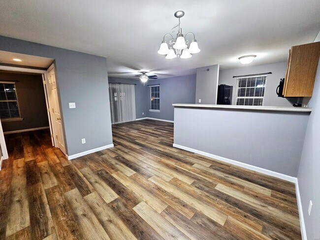11201 Spring Creek Ln in O'Fallon, MO - Building Photo - Building Photo