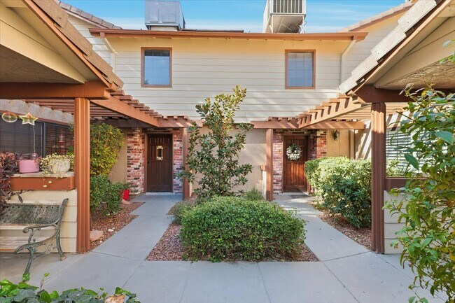 3283 Dawnflower St in Las Vegas, NV - Building Photo - Building Photo