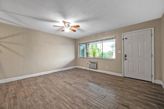 2353 Shelley St in Clearwater, FL - Building Photo - Building Photo
