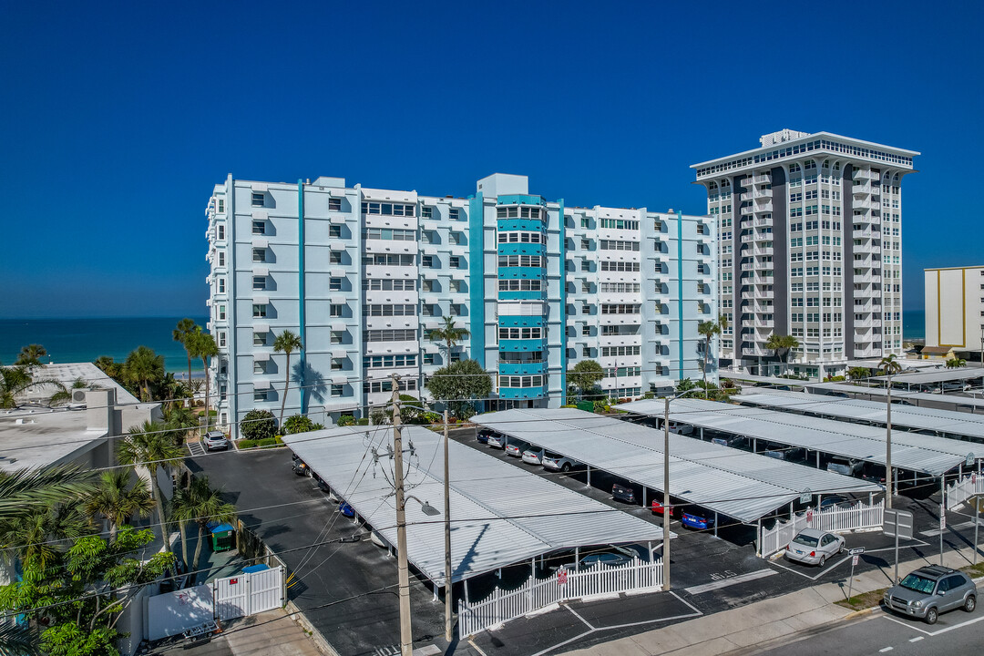 Tower Isle in Redington Shores, FL - Building Photo