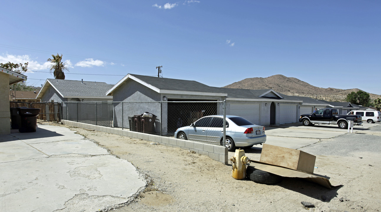 6330-6348 Hermosa Ave in Yucca Valley, CA - Building Photo