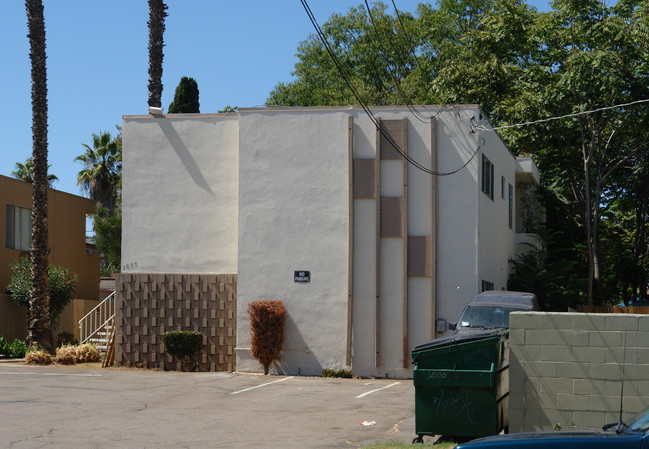 1000 Leslie Rd in El Cajon, CA - Building Photo - Building Photo