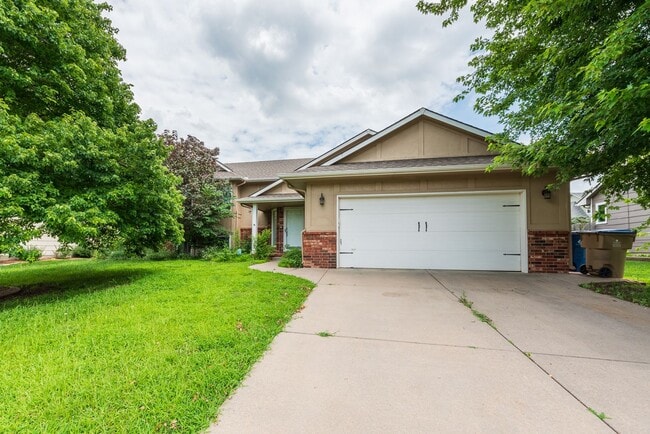property at 140 Elm Ct