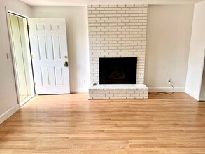 2307 Tulane St in West Linn, OR - Foto de edificio - Building Photo