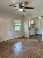 711 W Franklin Ave in DeLand, FL - Building Photo - Building Photo