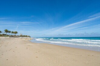 211 Seaspray Ave in Palm Beach, FL - Building Photo - Building Photo