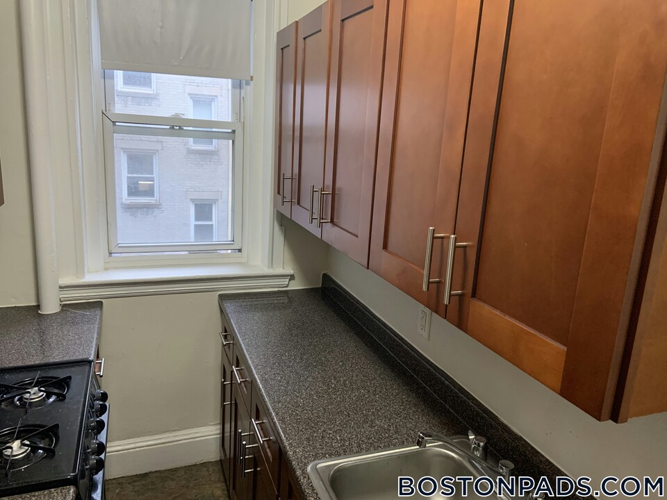 1175 Boylston St in Boston, MA - Building Photo