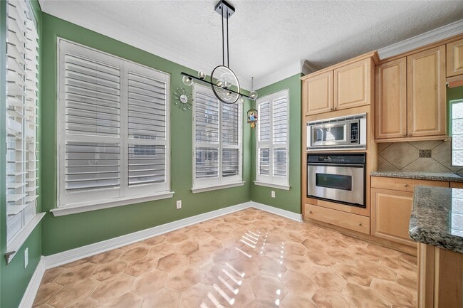 property at 1515 Hyde Park Blvd