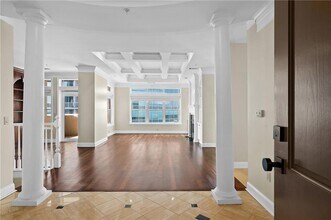 3334 Peachtree Rd NE in Atlanta, GA - Building Photo - Building Photo